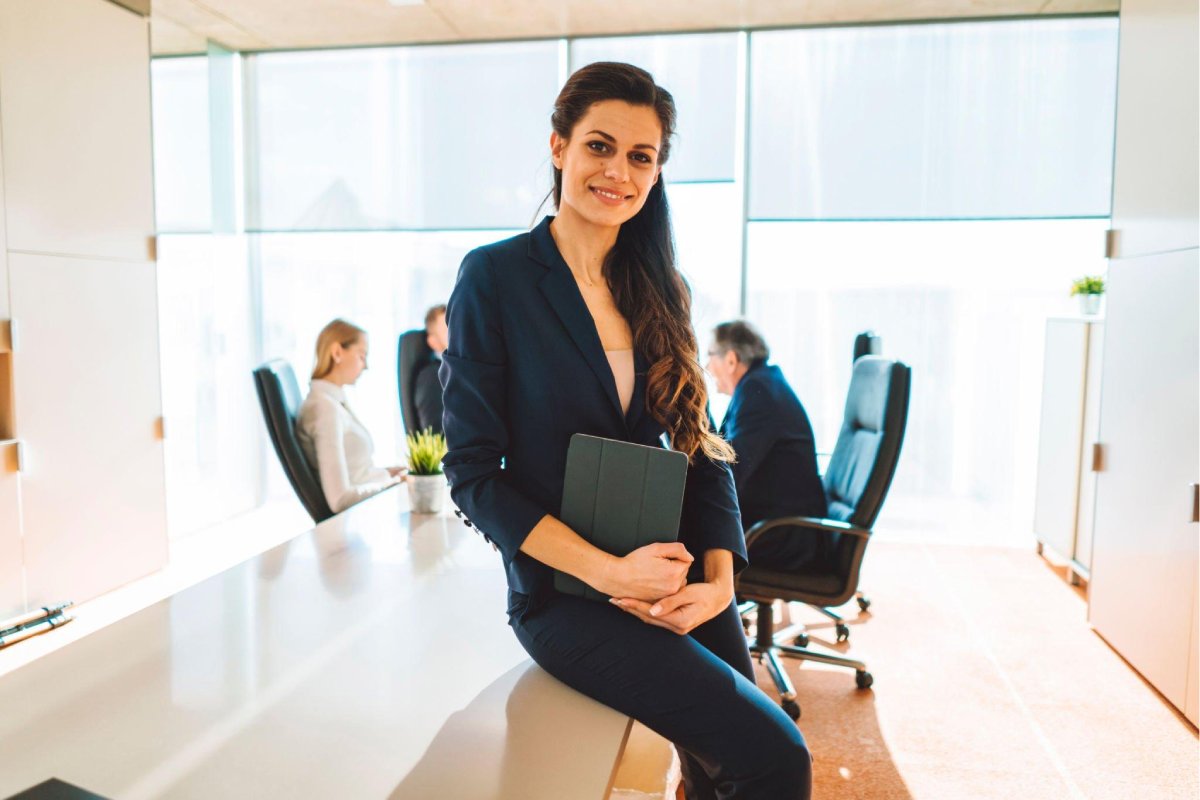 Business Formals for Women - The Guide to Perfect Business Attire For Women